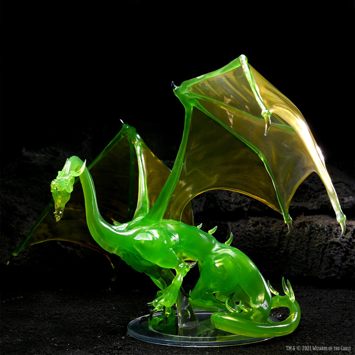 D D Minis Icon of the Realms Adult Emerald Dragon Looking